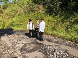 Pemkab Garut Kucurkan Rp 14 M Perbaiki 2 Jalan di Cihurip & Singajaya Pemkab Garut Kucurkan Rp 14 M Perbaiki 2 Jalan di Cihurip & Singajaya