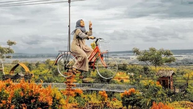 Pulau Madura merupakan bagian dari Provinsi Jawa Timur. Berikut sederet wisata di Pulau Madura yang direkomendasikan Gubernur Khofifah Indar Parawansa.