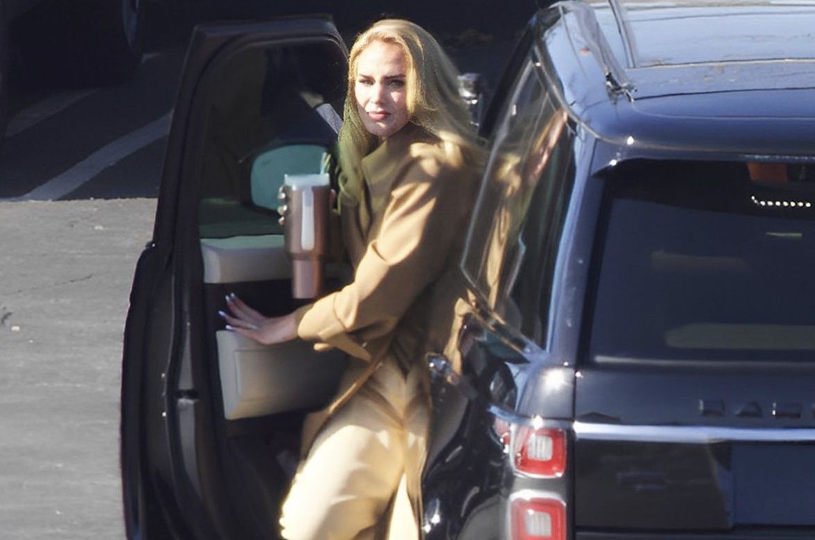 5 Fakta Tumbler Stanley yang Viral Dipakai Adele di Carpool Karaoke