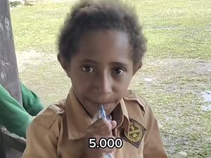 Viral Anak di Papua Jajan Rp 5 Ribu Cuma Dapat Air Putih