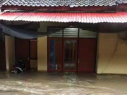 Banjir Terjang Kota Praya, Rumah Dinas Polres Terendam