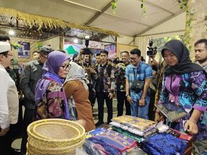 Aneka Produk UMKM Meriahkan Tradisi Seba Baduy di Lebak Aneka Produk UMKM Meriahkan Tradisi Seba Baduy di Lebak