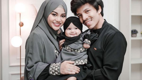 10 Foto Anak Selebriti Pakai Hijab dan Gamis Sejak Dini, Imut dan Lucu