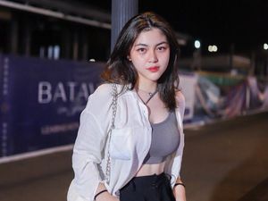 7 Pose Cantik Gabriel Angelina, Cewek yang Renang Bareng Reza Arap 7 Pose Cantik Gabriel Angelina, Cewek yang Renang Bareng Reza Arap