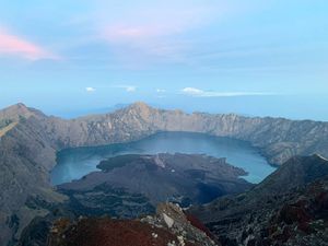 Keren! Gunung Rinjani Targetkan Pendakian Nol Sampah Mulai 2025 Keren! Gunung Rinjani Targetkan Pendakian Nol Sampah Mulai 2025