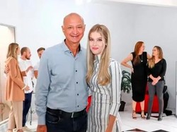 Ratu Kecantikan 16 Tahun Dinikahi Walikota 65 Tahun, Ibunya Dikasih Jabatan