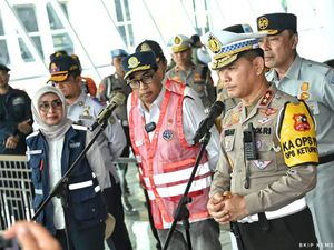 Kakorlantas Apresiasi Warga Tertib Selama Arus Mudik Lebaran 2023 Kakorlantas Apresiasi Warga Tertib Selama Arus Mudik Lebaran 2023