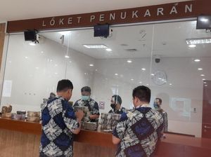 Kakek Sarneli Tukar Uang Lusuh Rp 77 Juta ke BI, Bakal Dipakai Berobat Kakek Sarneli Tukar Uang Lusuh Rp 77 Juta ke BI, Bakal Dipakai Berobat
