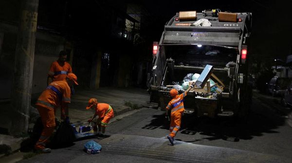 Keren, 2 Bocah Ini Ikut Jadi Pasukan Oranye di Brasil