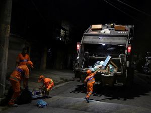Keren, 2 Bocah Ini Ikut Jadi Pasukan Oranye di Brasil