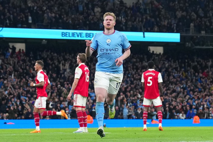 MANCHESTER, ENGLAND - APRIL 26: Kevin De Bruyne of Manchester City celebrates after scoring the teams third goal during the Premier League match between Manchester City and Arsenal FC at Etihad Stadium on April 26, 2023 in Manchester, England. (Photo by Lexy Ilsley - Manchester City/Manchester City FC via Getty Images)