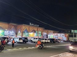 Lebaran Cari Cuan, Omzet Penjual Sate Blora Naik 10X Lipat