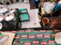 Budaya Makan Sate Blora di Depan Tungku & Dihitung Tusuknya Mulai Punah
