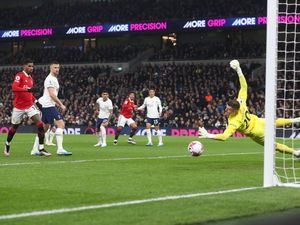 Man United Ungguli Tottenham 2-0 di Babak Pertama
