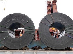 Kemenperin soal Banjir Impor Baja: 84% Bahan Baku