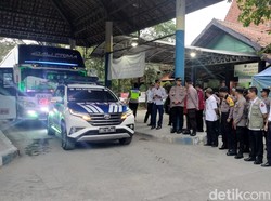 Gembiranya 200 Pemudik Bojonegoro Balik ke Jakarta Gratis