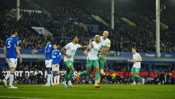 Newcastle United Newcastles Joelinton, centre, celebrates with teammates after scoring his sides second goal during the English Premier League soccer match between Everton and Newcastle United at the Goodison Park stadium in Liverpool, England, Thursday, April 27, 2023. (AP Photo/Jon Super)