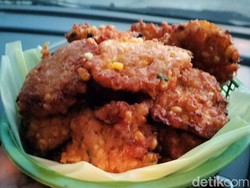 Pelas Palang, Bakwan Jagung Khas Tuban yang Gurih Pedas