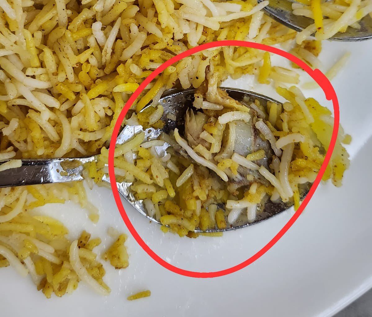 Pesan Menu Vegetarian, Wanita Ini Kesal Dapat Potongan Daging