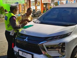 Mobil Xpander Berpelat Modif Disetop Polisi Saat Hendak Jemput Pemudik