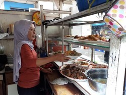 Rayuan Maut Pedagang Makanan yang Bikin Orang Semangat Beli