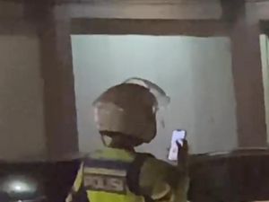 Tak Pulang 14 Hari Demi Amankan Mudik, Bripka Hamdan Hanya Bisa Video Call Tak Pulang 14 Hari Demi Amankan Mudik, Bripka Hamdan Hanya Bisa Video Call
