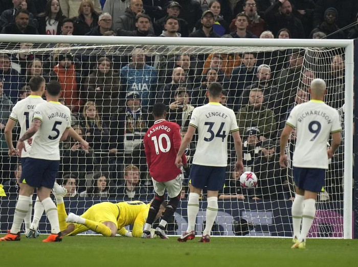 Tak ada pemenang dalam pertandingan Tottenham Hotspur vs Manchester United. Laga berakhir dengan skor 2-2.