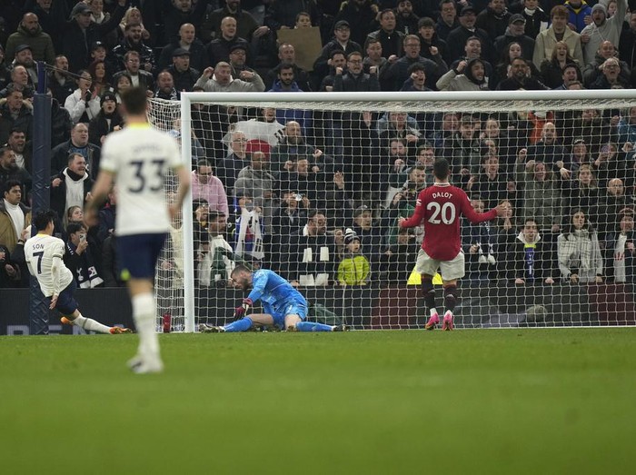 Tak ada pemenang dalam pertandingan Tottenham Hotspur vs Manchester United. Laga berakhir dengan skor 2-2.