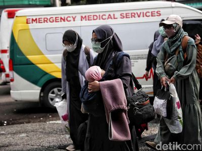 WNI yang Dievakuasi dari Sudan Diinapkan di Asrama Haji Pondok Gede