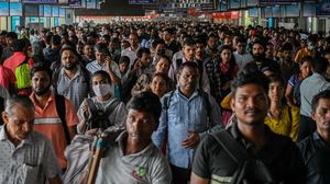 Penduduknya Bakal Lampaui China, Ini Potret Padatnya India