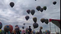 Warna-warni Balon Udara dalam Festival di Pekalongan