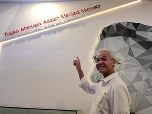 Ke Museum Multatuli, Ganjar Kenang Kunjungan Bung Karno ke Banten Ke Museum Multatuli, Ganjar Kenang Kunjungan Bung Karno ke Banten