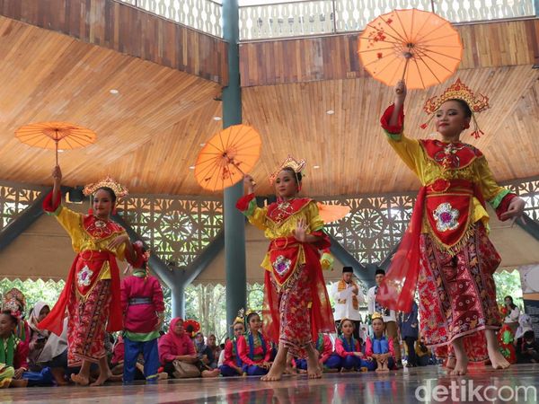 Gebyar Hari Tari Sedunia di Situ Babakan