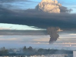 Tangki Bahan Bakar di Crimea Terbakar Hebat, Diduga Kena Serangan Drone