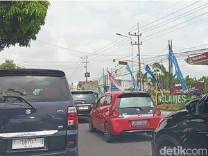 Lebaran Ketupat, Perbatasan Nglames Masuk Kota Madiun Merayap 1 Km Lebaran Ketupat, Perbatasan Nglames Masuk Kota Madiun Merayap 1 Km