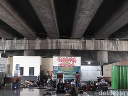 Masjid Hijrah Bawah Jembatan Tol Buahbatu: Oase Bagi Para Ojol