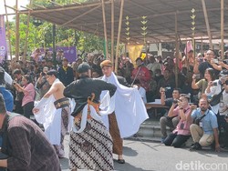 Gaya Gibran Menari Dinilai Kaku Bak Robot, Netizen: Belajar ke Jan Ethes