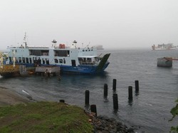 Cuaca Buruk Melanda Selat Bali, Pelayaran Ditutup Sementara