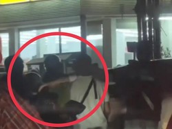 Viral Pengemudi Mobil Jotos Pemotor, Tak Terima Ditegur Lawan Arah?