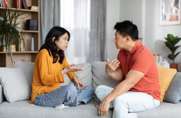 Pola Kelekatan yang Insecure. Foto freepik.com: prostock-studio Pola Kelekatan yang Insecure. Foto freepik.com: prostock-studio