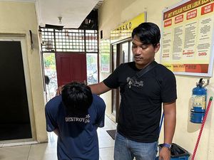 Peras Pengendara Modus Tilang, Polantas Gadungan di Batam Dibekuk Polisi Peras Pengendara Modus Tilang, Polantas Gadungan di Batam Dibekuk Polisi