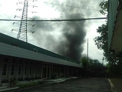 PT Indospring Gresik Terbakar, Diduga karena Mesin Pemanas Overheat