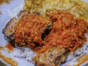 10 Sego Sambel yang Pedas Mampus di Surabaya 10 Sego Sambel yang Pedas Mampus di Surabaya