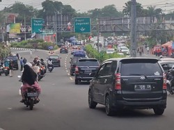 Polisi Rekayasa Arus Lalin Puncak Bogor Saat Long Weekend