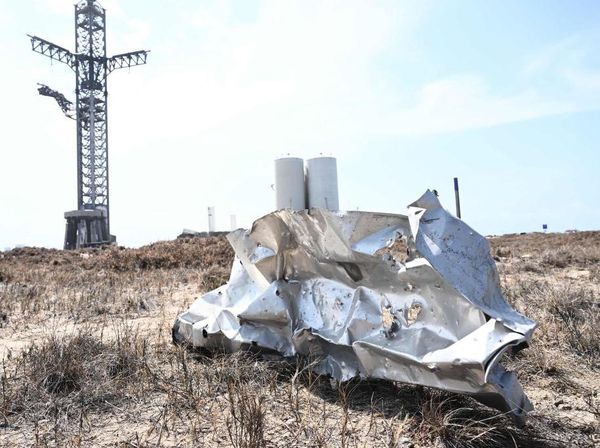 Kerusakan Akibat Ledakan Dahsyat Roket Raksasa SpaceX
