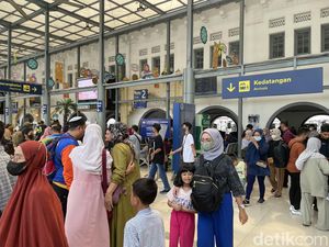H+7 Lebaran, 16.900 Pemudik Tiba di Jakarta Lewat Stasiun Pasar Senen H+7 Lebaran, 16.900 Pemudik Tiba di Jakarta Lewat Stasiun Pasar Senen
