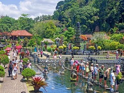 Momen Libur Lebaran, Wisatawan ke Tirta Gangga Melonjak 65 Persen