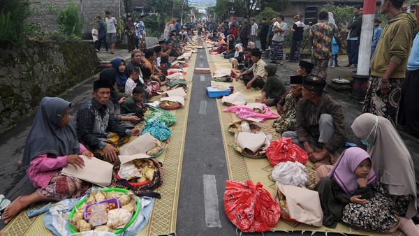 Potret Tradisi Kenduri Syawalan di Kaki Gunung Merapi
