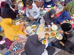 Warga Muslim Candikuning Tabanan Rayakan Mesyawalan-Ketog Semprong