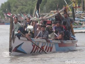 Ada Tradisi Praonan dalam Lebaran Ketupat di Pasuruan, Begini Keseruannya! Ada Tradisi Praonan dalam Lebaran Ketupat di Pasuruan, Begini Keseruannya!